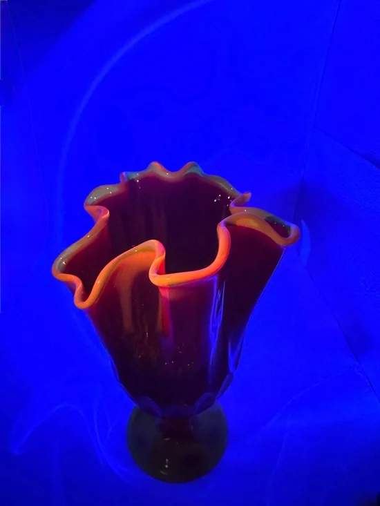 Fenton Amberina Thumbprint Handkerchief Pedestal Vase - Picture 2 of 4